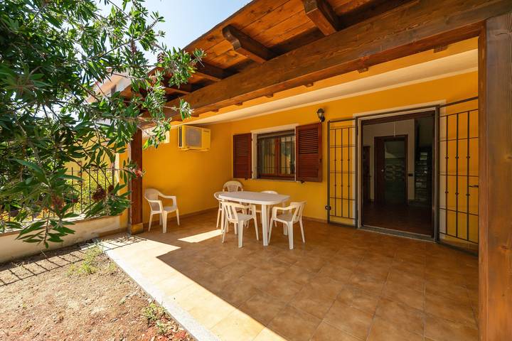 Casa vacanza per 6 persone, con Giardino a Porto Pino