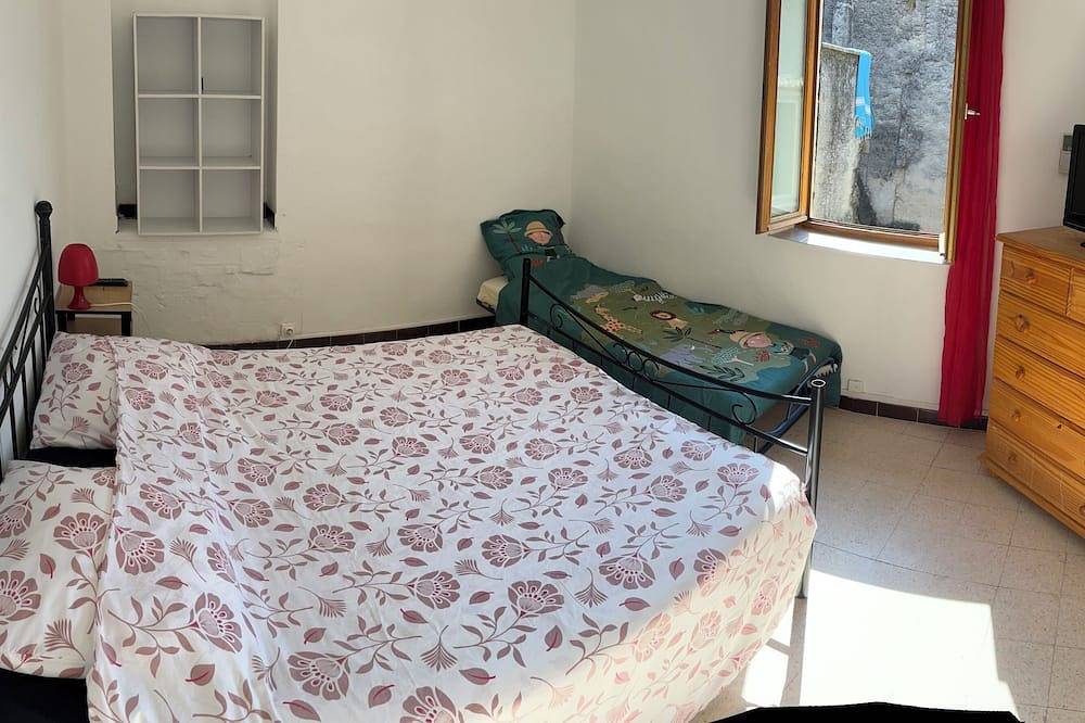 Town house on the way to Santiago de Compostela  in Vauvert, Region de Nimes
