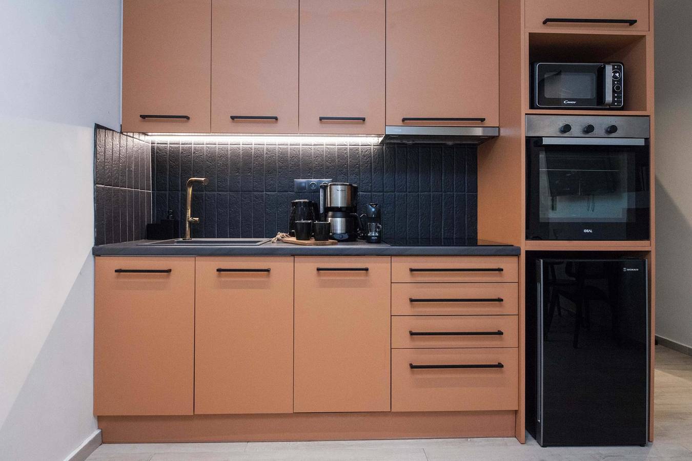 Gehele studio, Lovely Brand New Studio near Victoria Metro in Centraal deel van Athene, Athene