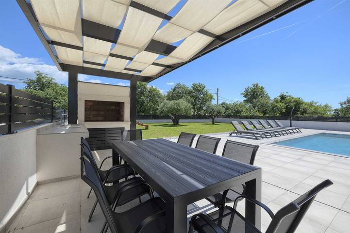 Villa für 6 Personen, mit Pool und Balkon, kinderfreundlich in Istrien - 2