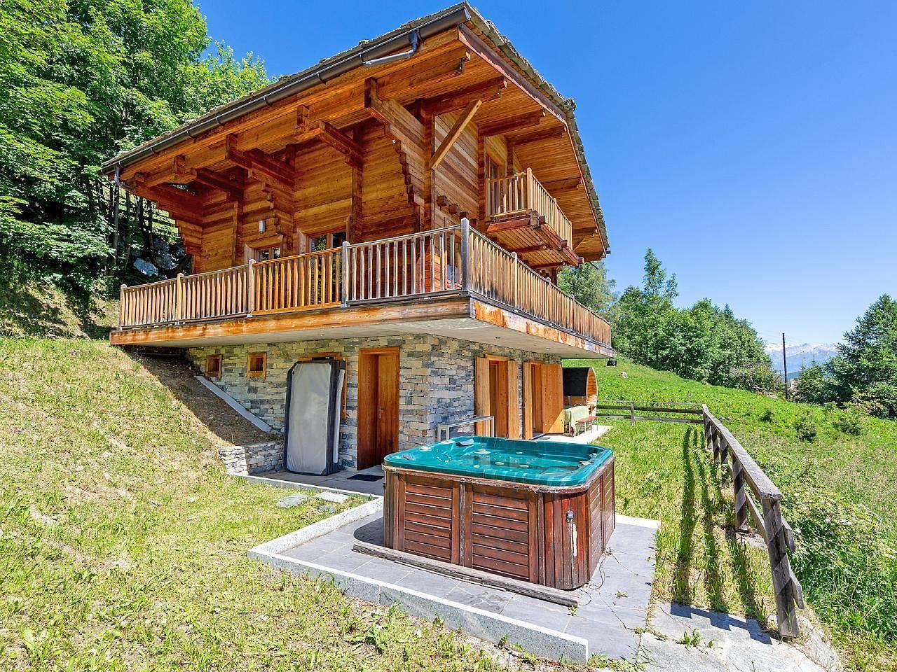 Geräumiges Ferienhaus Chalet Dixence in Les Masses, Hérémence