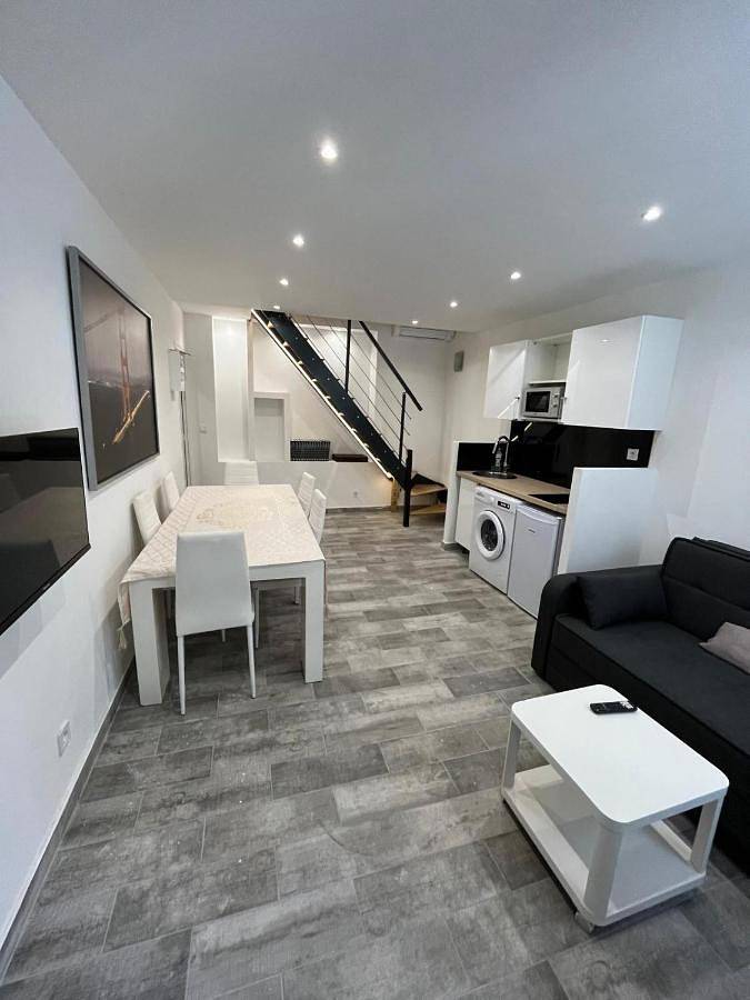Three-Bedroom Villa in Marseille, Région de Marseille