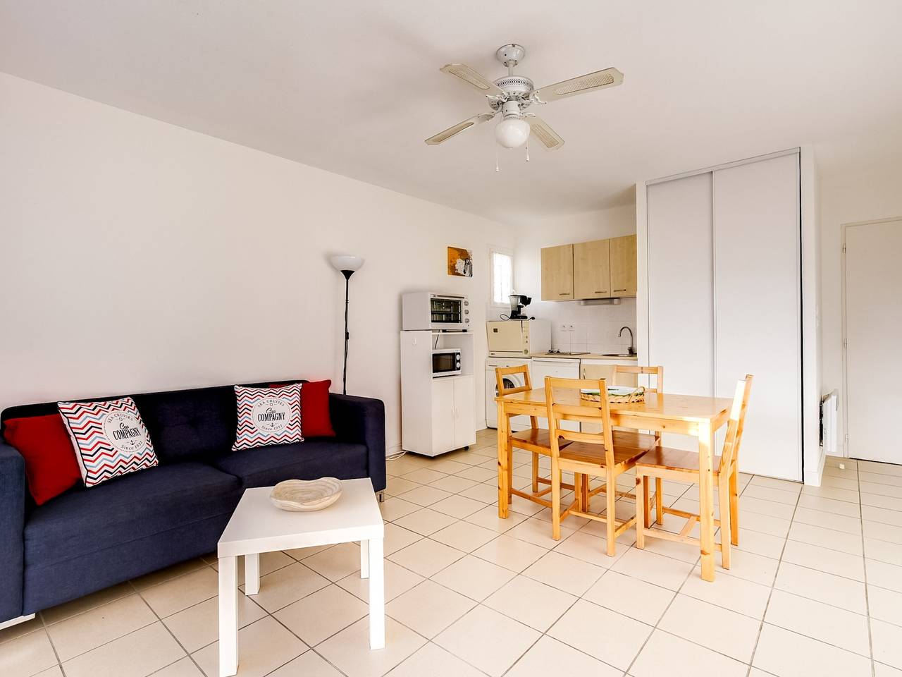 Entire apartment, Biscarrosse: Appartement T3, 2 Chambres, Terrasse, Parking Privé à 50m de la Plage in Biscarrosse Plage, Biscarrosse
