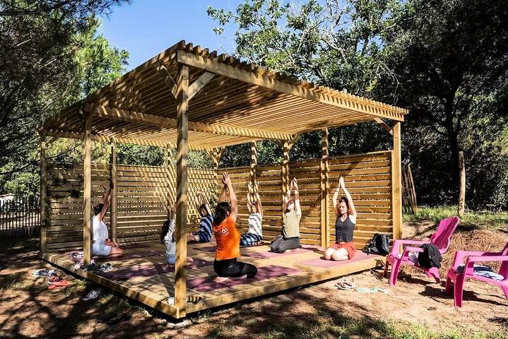 Camping pour 4 personnes, avec piscine et terrasse, animaux acceptés à Les Mathes - 3