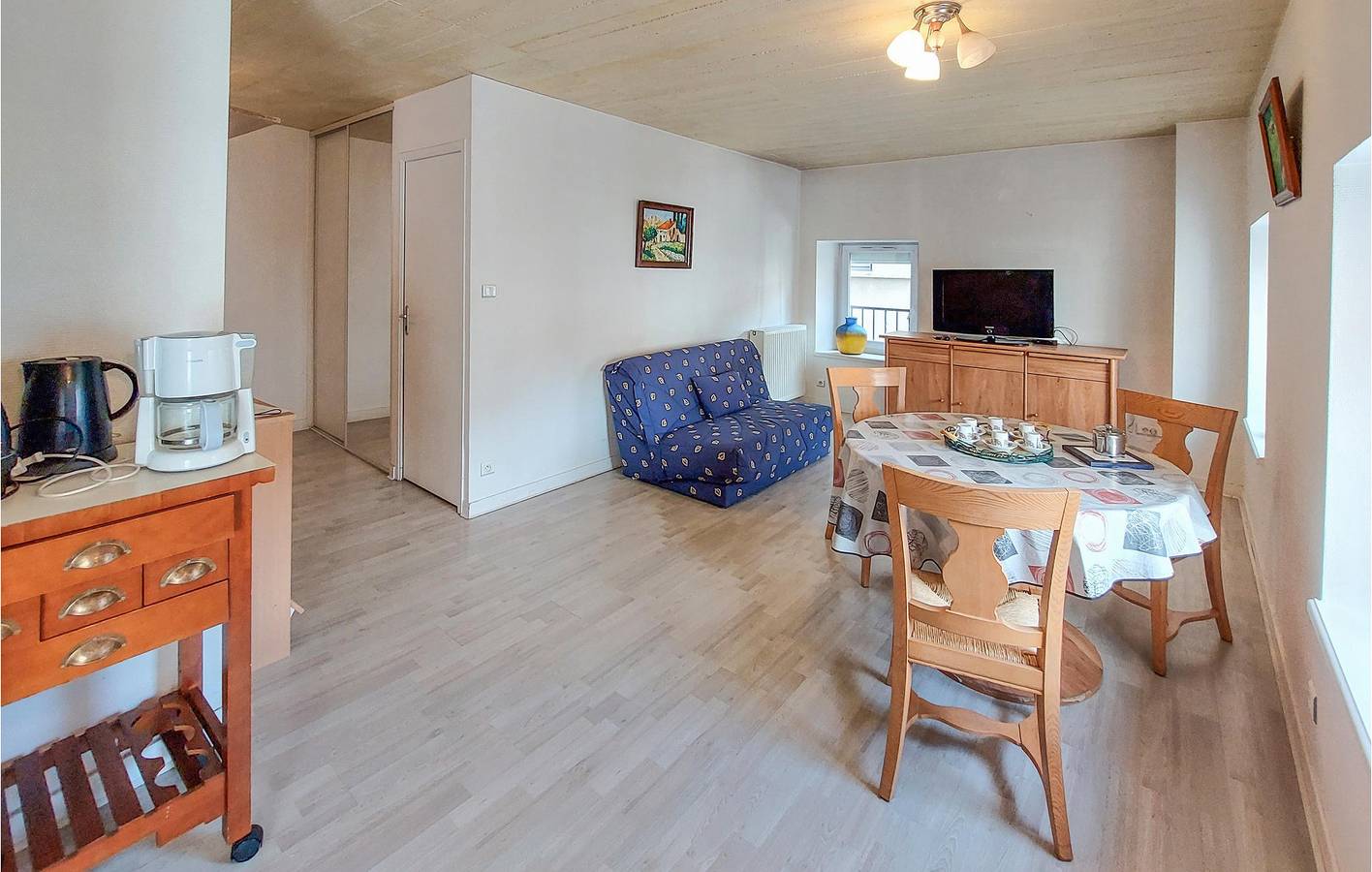 Apartamento vacacional entero, Apartamento frente al río con aparcamiento e Internet in Usson-en-Forez, Montbrison