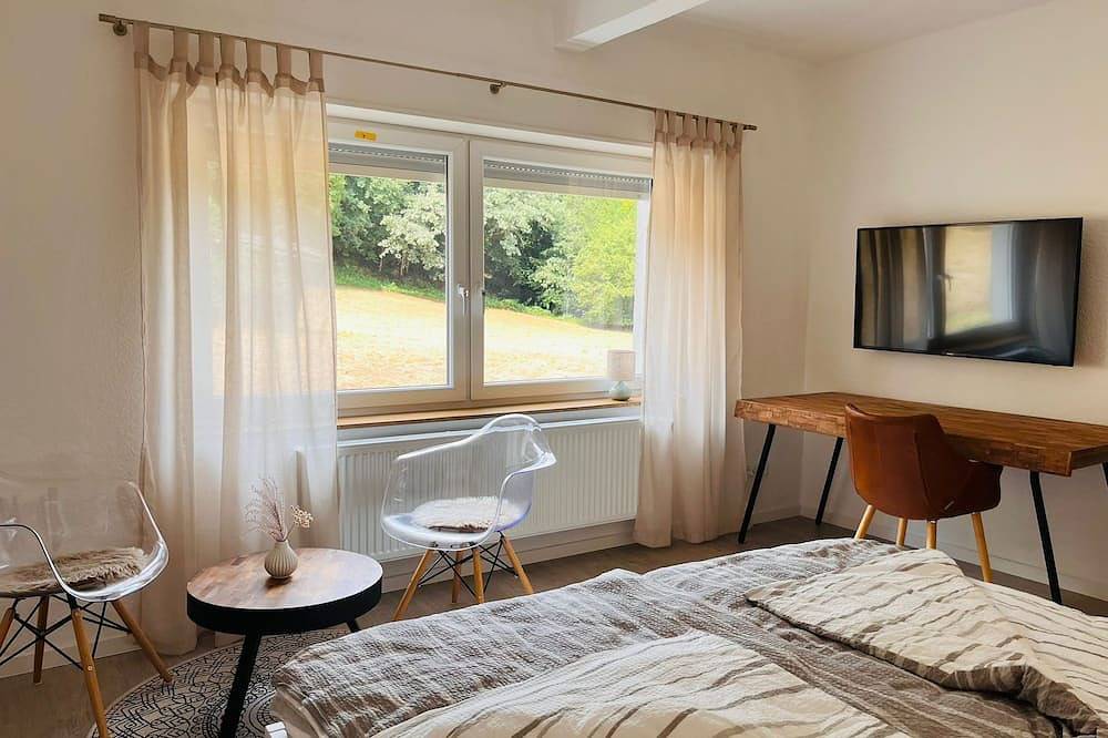 Ganze Wohnung, Erleben Sie Natur pur in unserem idyllischen Doppelzimmer direkt am Waldrand! in Löllbach, Pfälzer Bergland