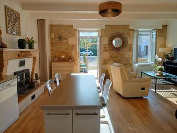 Gîte pour 5 personnes, avec terrasse et jardin à Vérines