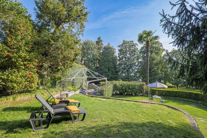 Ferienwohnung für 6 Personen, mit Terrasse und Garten sowie Ausblick und Seeblick in Comune di Verbania