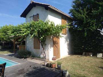 Maison de vacances pour 2 personnes, avec jardin ainsi que vue et piscine à Blanquefort