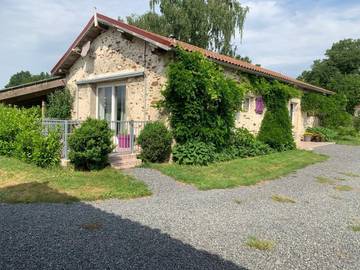Gîte pour 4 personnes, avec terrasse et jardin à Bussière-Poitevine