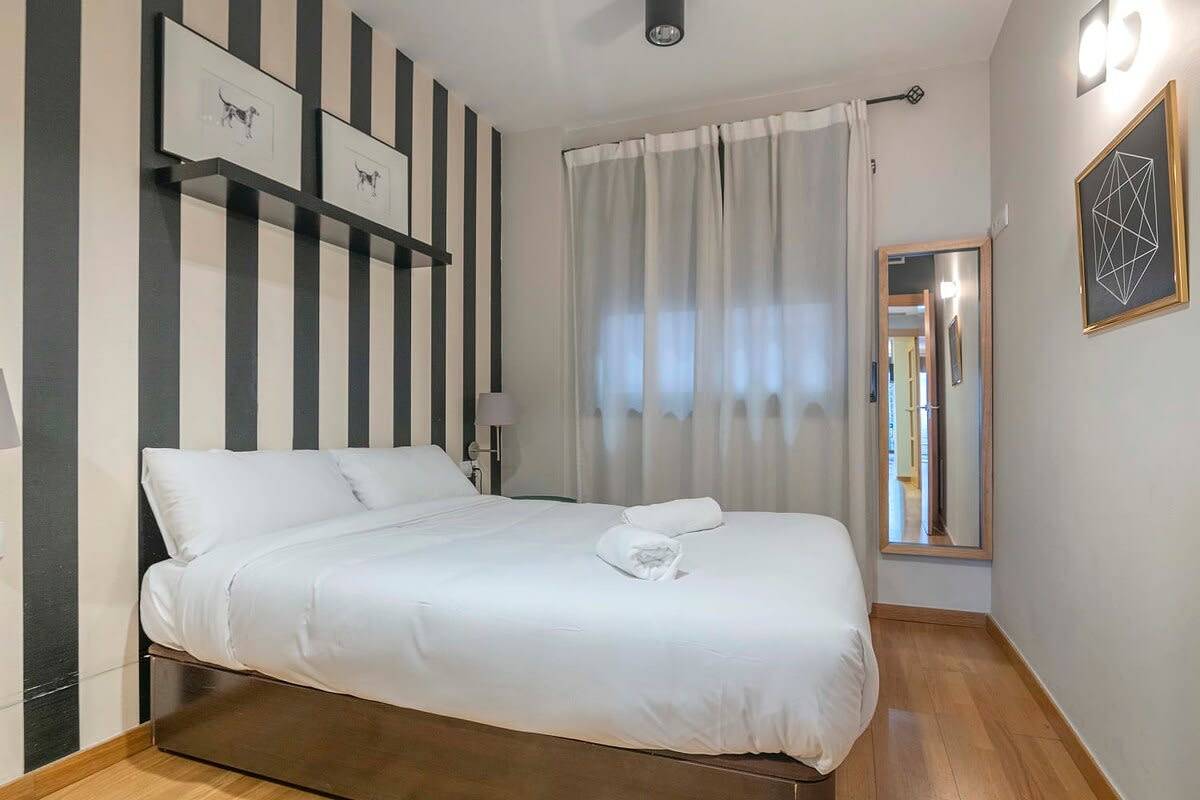 Ganze Wohnung, Ferienwohnung für 5 Personen mit Garten in Barcelona Zentrum, Barcelona