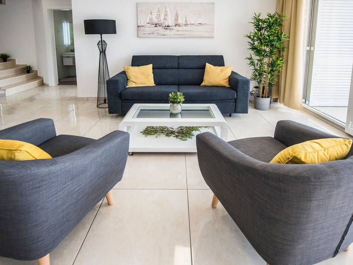 Ferienhaus für 10 Personen, mit Terrasse und Garten sowie Pool in Novalja - 2
