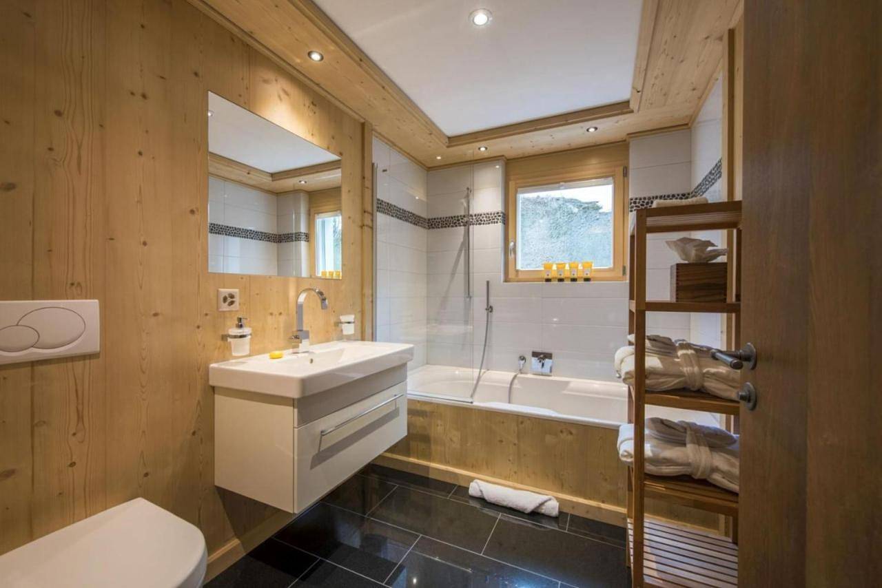 Four-Bedroom Chalet in Zermatt, Walliser Alpen