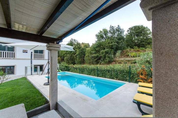 Casa rural para 6 personas, con Balcón y Terraza además de Jardín y Piscina en Creciente (Pontevedra)