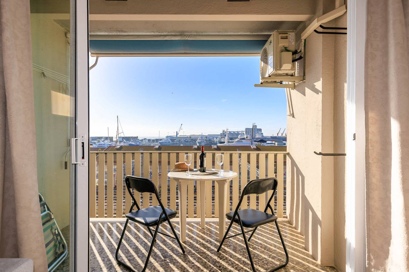 Entire apartment, Marina by unikvacation in Tarragona, Costa Dorada