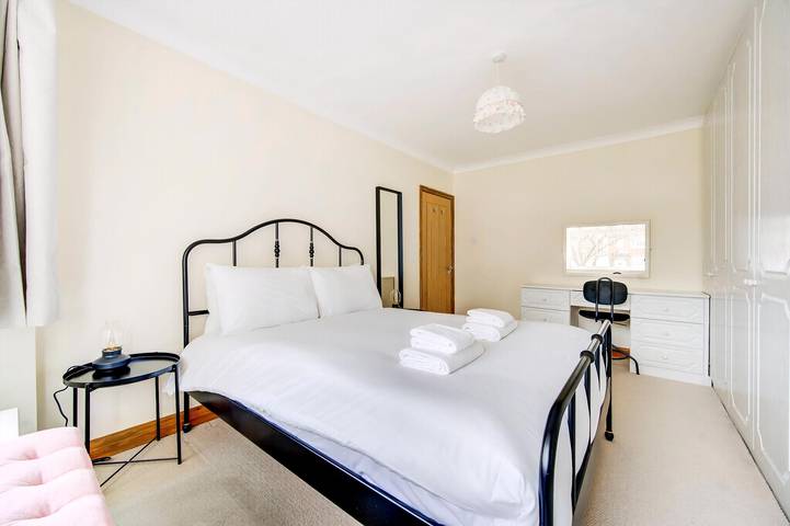 Ferienhaus für 8 Personen, mit Balkon und Garten in London