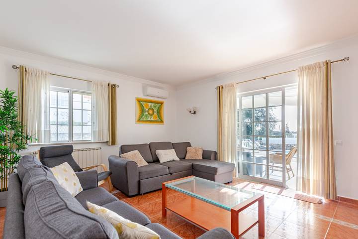 Location de vacances pour 12 personnes, avec balcon dans Olhos de Água - 3