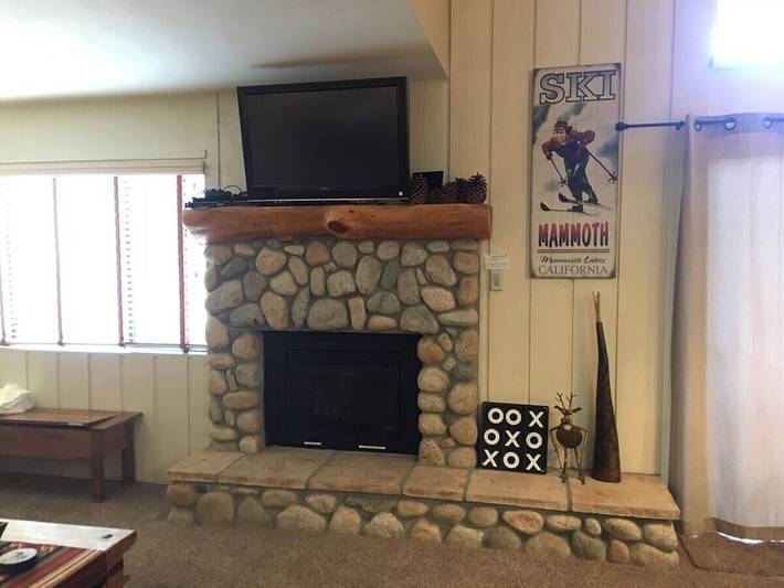 Vacation rental for 6 people, with balcony and hot tub, with pets in Mammoth Mountain