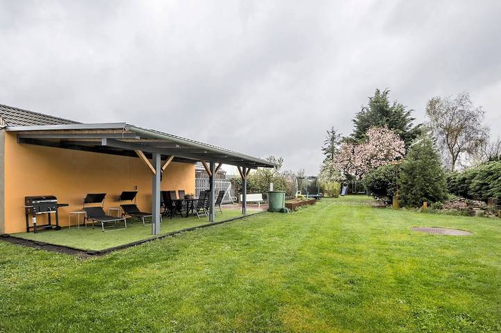 Ferienhaus für 13 Personen, mit Garten und Sauna