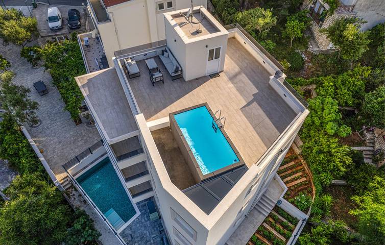 Ferienwohnung für 6 Personen, mit Terrasse und Seeblick sowie Pool auf Ciovo