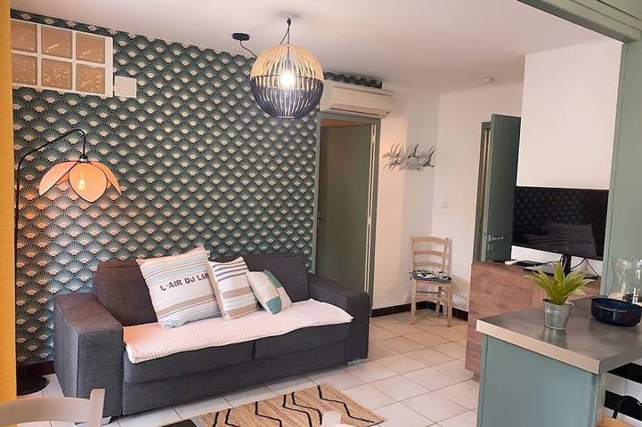 Appartement entier, Cannes Plage. Appart Up Vue Mer 36 m2. Top Design. Pr. Centre. Piscine, Garage, in Cannes, Côte méditerranéenne (France)