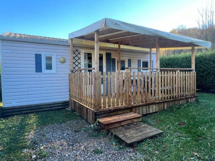 Location de vacances pour 4 personnes, avec jardin ainsi que piscine et jacuzzi, animaux acceptés à Oust - 2