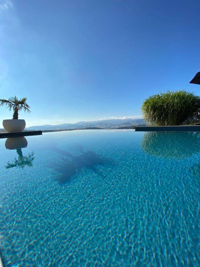Location de vacances pour 10 personnes, avec piscine ainsi que terrasse et vue à Sorbiers - 4