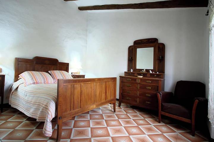 Gîte pour 10 personnes, avec jardin dans San Martin Sarroca - 2