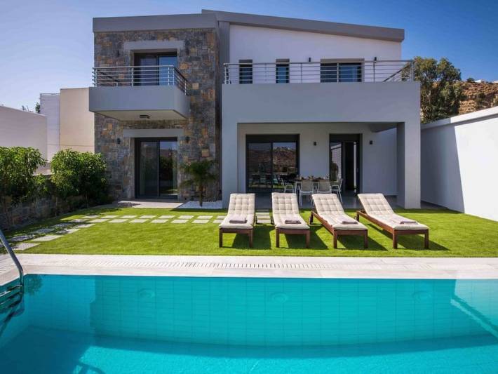 Ferienhaus für 5 Personen, mit Balkon und Terrasse sowie Garten und Pool in Pitsidia