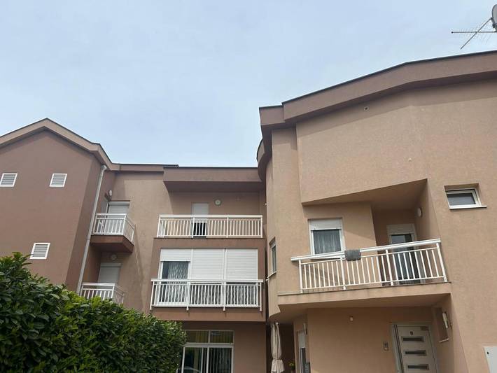Chambre d’hôte pour 3 personnes, avec balcon et vue