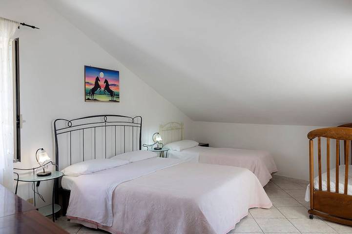 Ganze Wohnung, Grandmother's Attic with coastal views in Furore, Sorrento Coast
