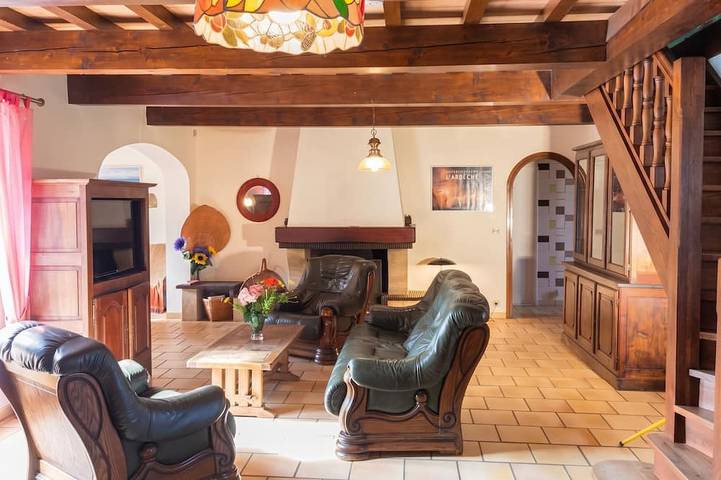 Location de vacances pour 9 personnes, avec Terrasse et Piscine à Cruas
