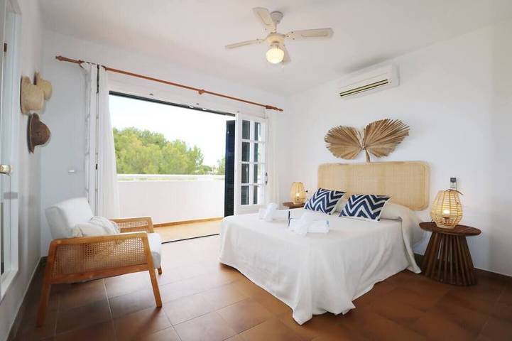 Villa Las Marinas 3, piscine et à 5 minutes de la mer in Arenal d'en Castell, Es Mercadal