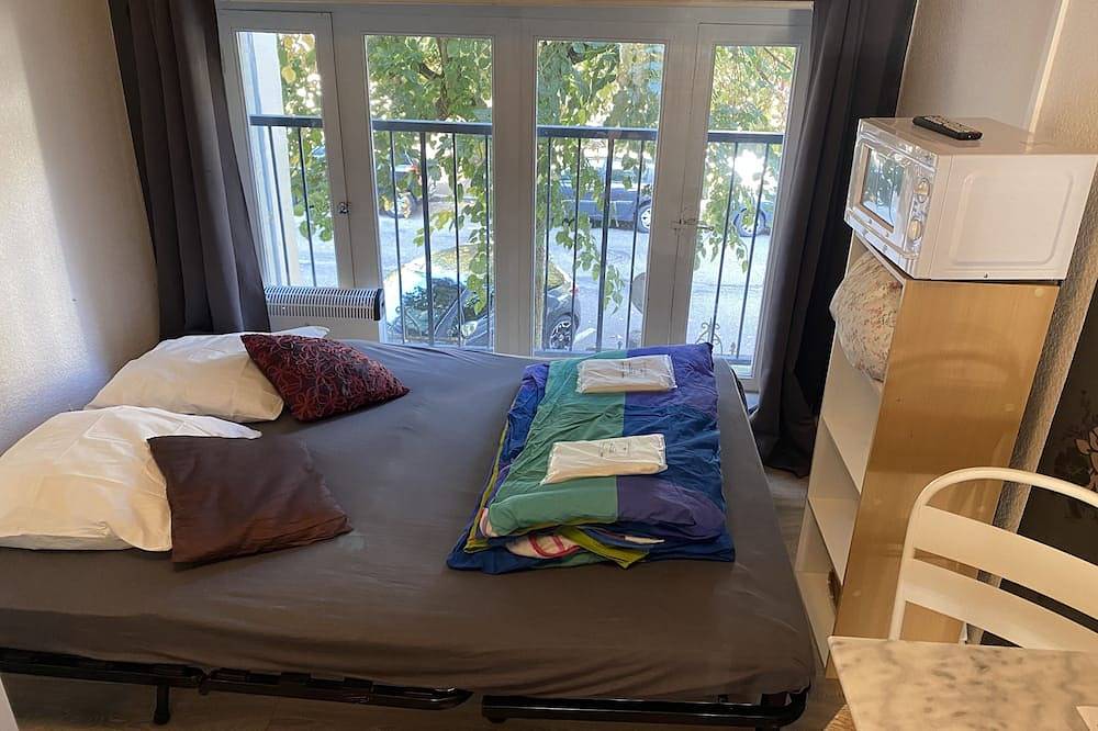 Apartamento entero, Pequeño estudio reformado situado frente a un parque del balneario. in Vittel, Neufchâteau