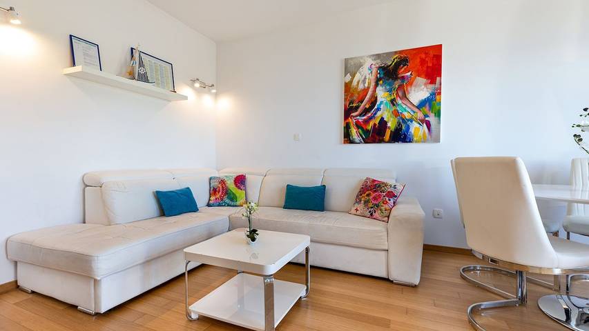 Vacation apartment for 4 people, with hot tub and terrace in Split
