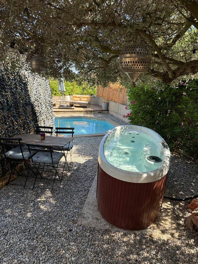La suite conteneur in Septèmes-les-Vallons, Côte méditerranéenne (France)