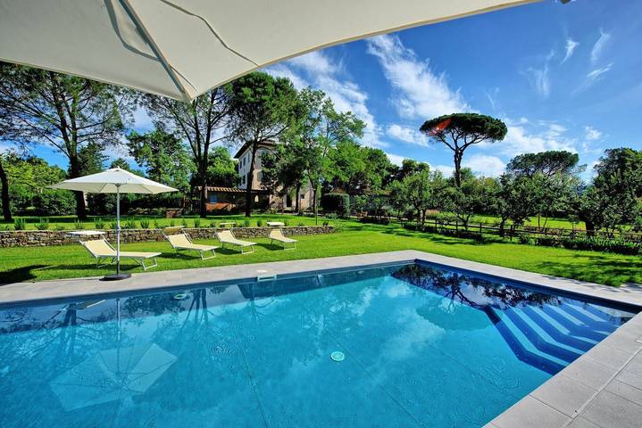 Villa pour 14 personnes, avec piscine en Toscane