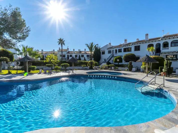 Appartement de vacances pour 3 personnes, avec jardin et piscine - 1