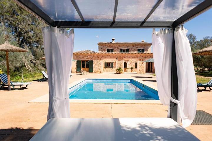 Villa für 12 Personen, mit Balkon und Whirlpool sowie Terrasse und Garten in Sencelles