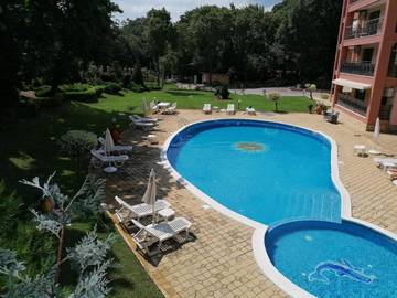Ferienwohnung für 4 Personen, mit Pool und Garten sowie Ausblick, kinderfreundlich am Goldstrand