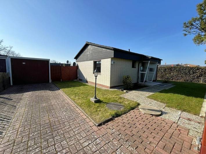 Ferienhaus für 3 Personen, mit Terrasse und Garten in Warwerort