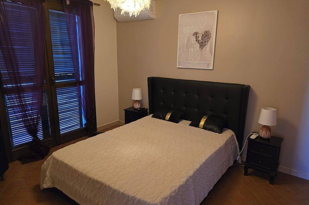 Superb dream villa with panoramic sea view at 200° Solenzara South Corsica in Sari-Solenzara, Sartène und Umgebung