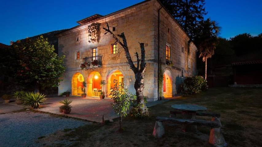 Casa rural para 26 personas, con jardín y vistas, Familias con niños en Valle del Asón-Gándara - 2