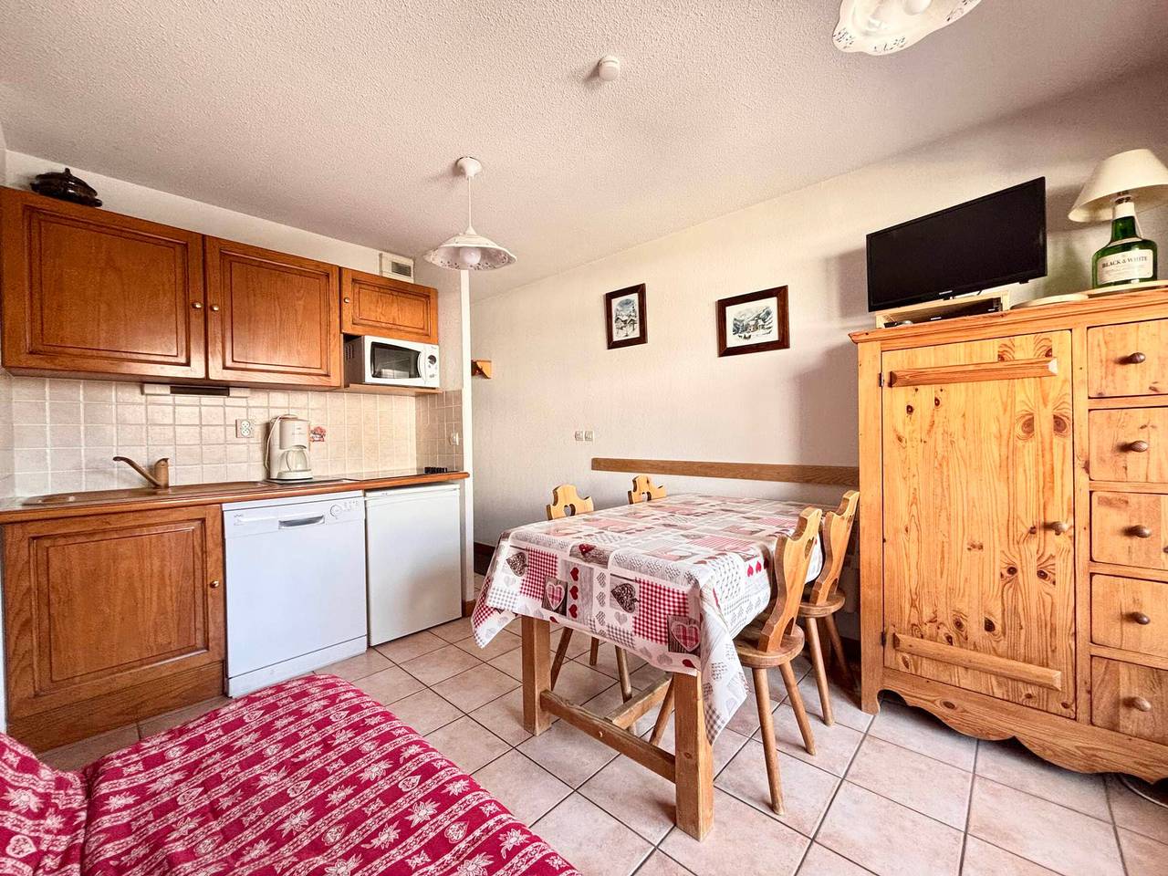 Appartement entier, Appartement familial au pied des pistes avec Wifi in Notre-Dame-de-Bellecombe, Région d'Albertville