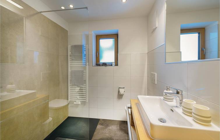 Ganze Ferienwohnung, Gemütliche Ferienwohnung mit Garten, WLAN und Parkplatz in der Nähe des Skigebiets Großarl in Hohe Tauern, Großarl