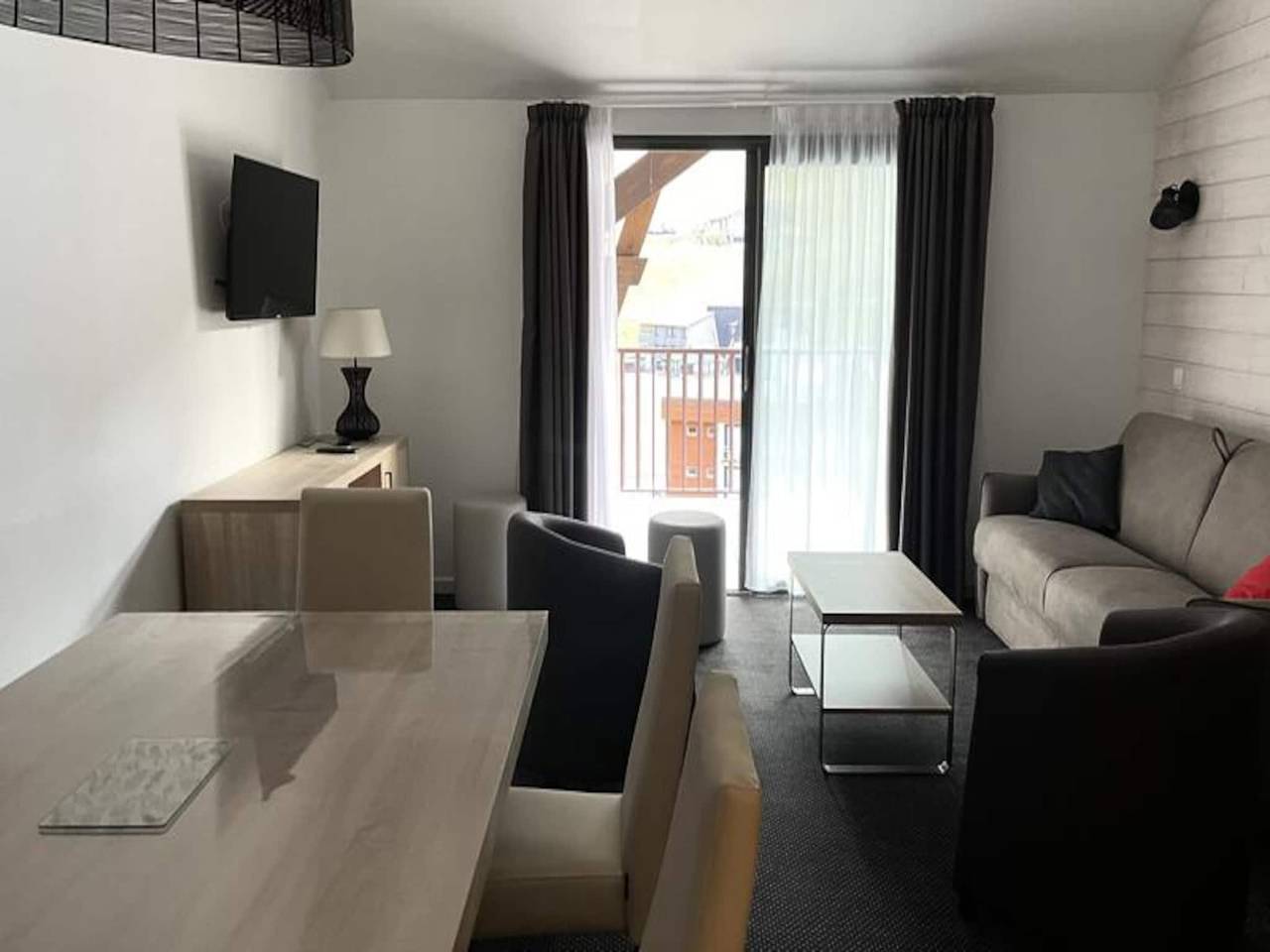 Entire apartment, 2 Rooms for 8 People in Gourette, Eaux-Bonnes