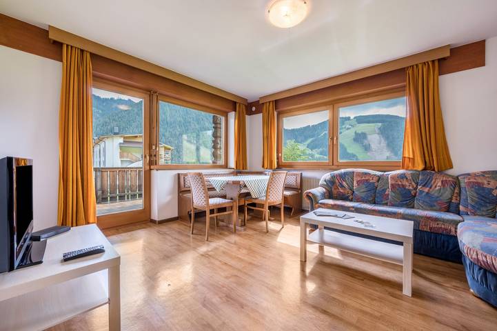 Ganze Wohnung, Ferienwohnung "Ciasa La Palsa 3" mit Bergblick, Balkonen & Wlan in San Vigilio di Marebbe, Enneberg