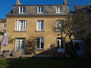 Cottage pour 2 personnes, avec vue ainsi que terrasse et jardin à Avranches