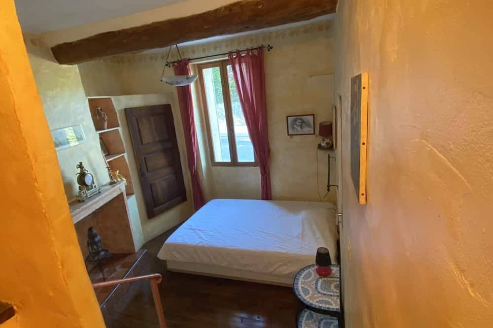 Magnificent Provencal village house in Mirabel-aux-Baronnies, Nyons region