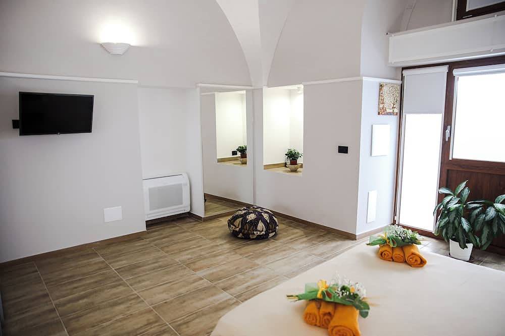 Completely renovated period house located in the historic center of the city in Triggiano, Bari Provinz